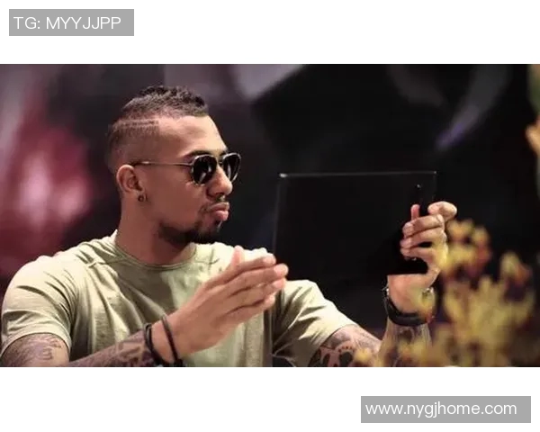 足球明星背后的男人是谁揭秘他们的爱情故事与生活点滴视频分享 足球明星背后的男人是谁揭秘他们的爱情故事与生活点滴视频分享